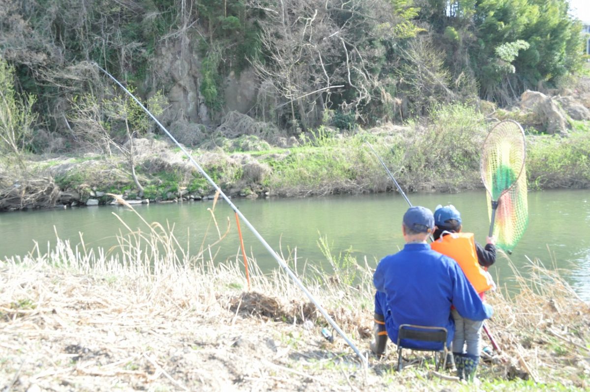 阿武隈川の釣りが解禁 春うららか釣果楽しむ 阿武隈時報社