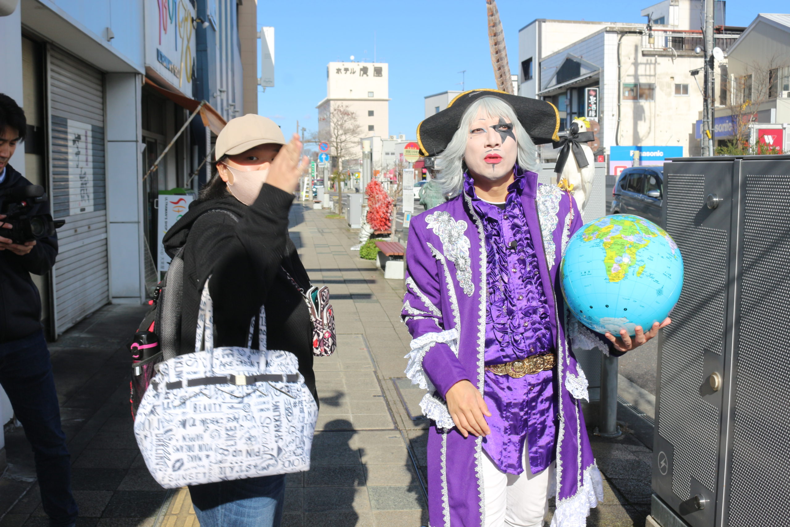 ゴー☆ジャスさんら 須賀川市のまちなかでネタ集め 「SK1グランプリ 